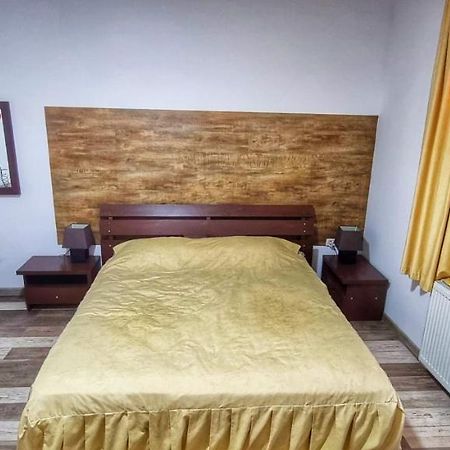 La Nuc O Camera Săcele Eksteriør bilde
